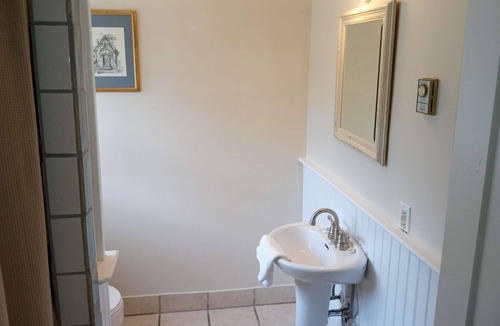 Port Albert House | 2 bedroom Suite at the historic Port Albert Inn in beautiful Port Albert, Ontario!