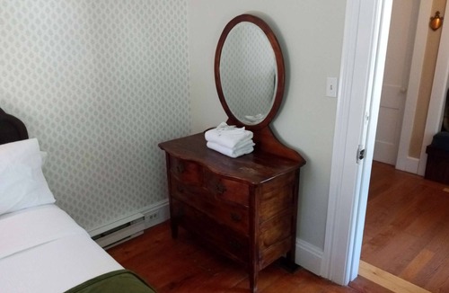 Port Albert House | 2 bedroom Suite at the historic Port Albert Inn in beautiful Port Albert, Ontario!