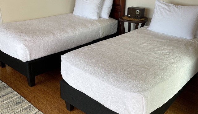 23 Acre Farm 8 Beds with Ocean Views