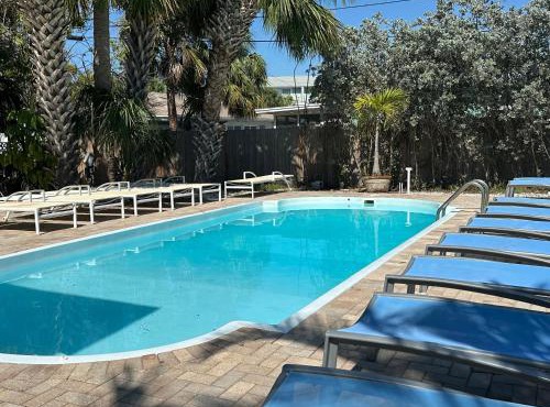2bd 2ba Sandy Beach E 3Mins to BeachPool