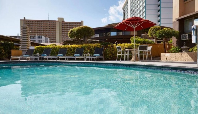 3 Deluxe Two Doubles Rooms at Pagoda Hotel