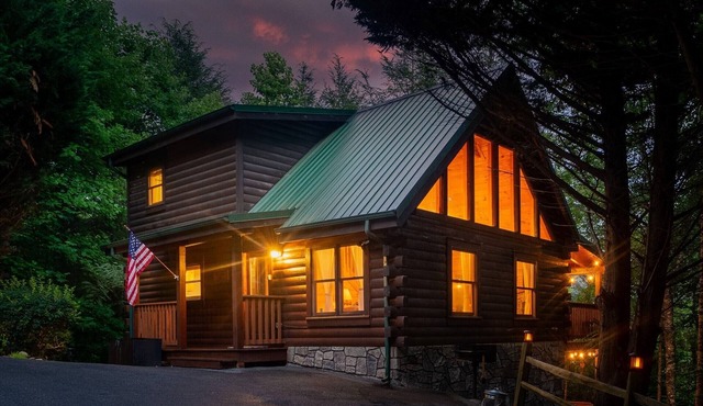 3KingSuites 3Mi to Gatlinburg ✔️HotTub✔️PoolTable✔️Arcade✔️