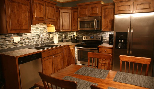 5-Star 2 Bdrm Condo-Mtn Views-Great Rates-Free WIFI- Personal Owner Contact