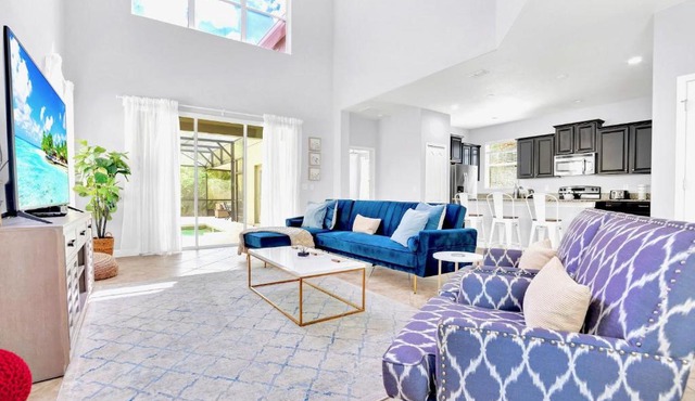 5BR Home w Netflix & Private Pool - Near Disney