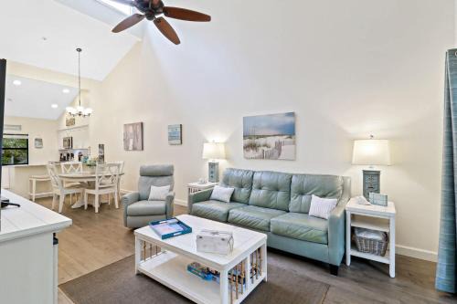 7502 Treetops Villa Pet-Friendly Walk to the Beach