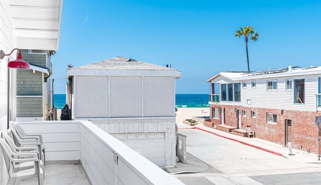 8BR Getaway One House from Beach | Beautiful Ocean Views & XL Patio!