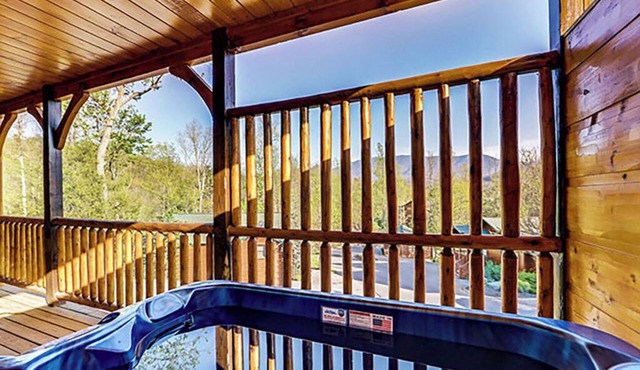 A Fun-Filled Smoky Mountain Hideaway w/Hot Tub