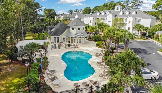 A Wave From It All - Studio 10 Min to Ocean