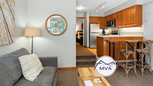 Alpenglow Lodge Cozy Studio with Den by MVA