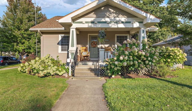 Always Lincoln 2 – Spacious Muskegon Family Home Near Lake Michigan