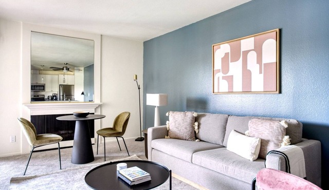 Amazing Pasadena 1BR w/Gym & Pool, nr Colorado Ave, by Blueground