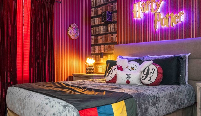 Amazing Three Bedrooms w Spa Jacuzzi close Disney Encantada 3012