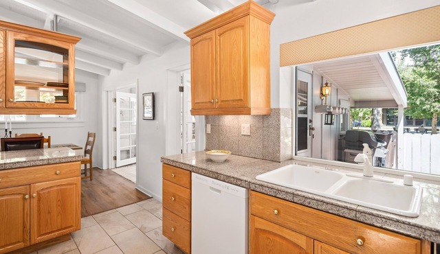 Aspen West End - Quiet Neighborhood 3 Bedroom Home by RedAwning