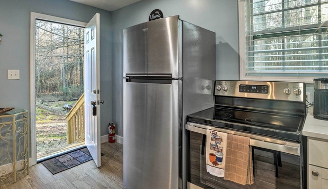 Atlanta Area Studio ~ 3 Mi to Gas South Arena!