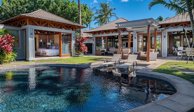 Balinese-style home in Pauoa Beach Hawaii