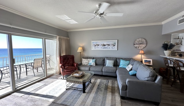 Beachfront 2br/2ba condo on the 7th floor with free beach chairs included!