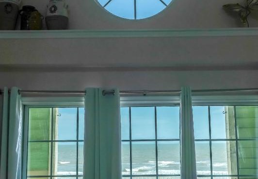 Beachfront luxury at Dawn 1036