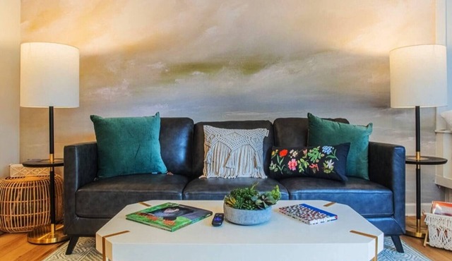 Bears and Freedom * Studio Condo for 2 wifi pool