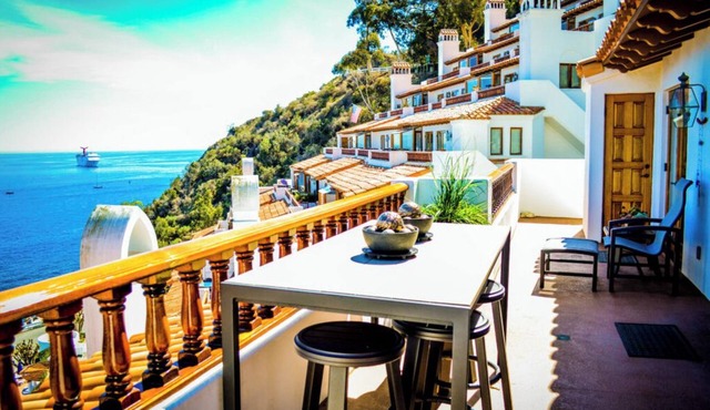 Best Hamilton Cove Views, remodeled Villa w. Golf Cart