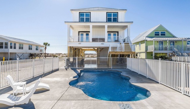 Brand New/Heated pool/50 Steps to Beach/Fire Pit