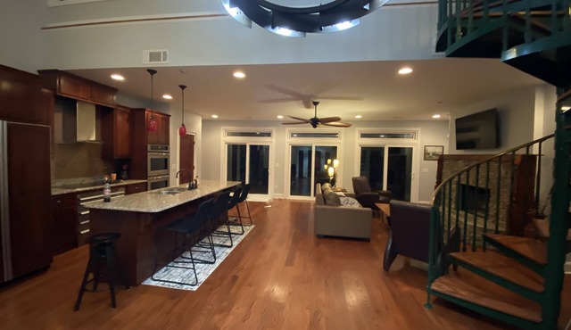 Breathtaking view on the Chestatee River, riverside fire pit, and pet friendly