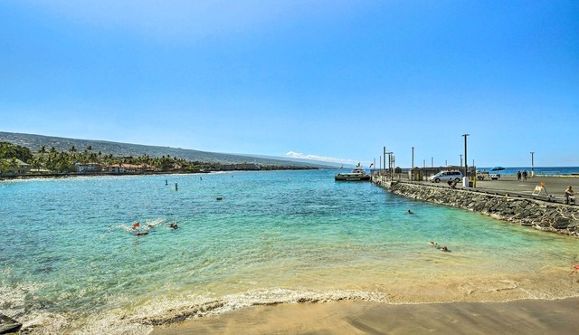 Breezy Condo w/Screened Lanai in Kailua-kona!