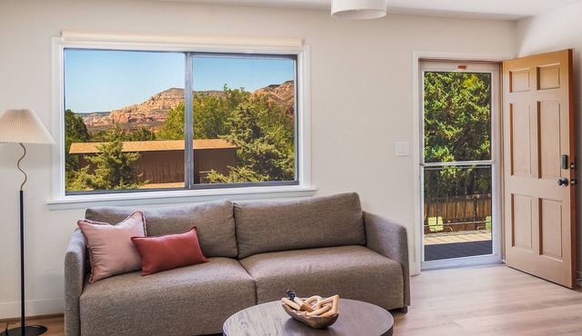 Bright & Airy 2-Bedroom House with Spectacular Views in West Sedona