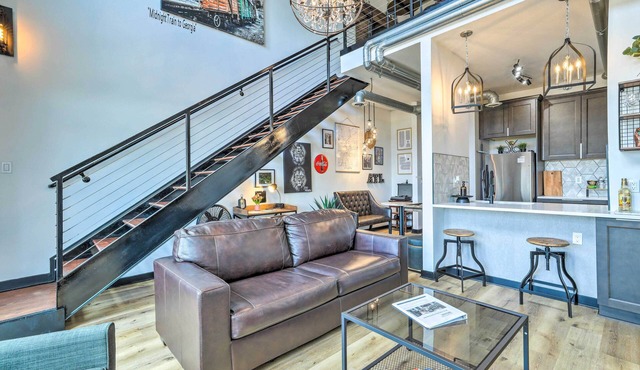 Central Atlantic Station Loft in Walkable Location