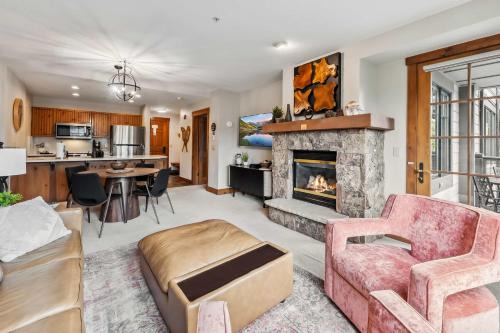 Central Breck Stay Shared Hot Tub plus Ski Access