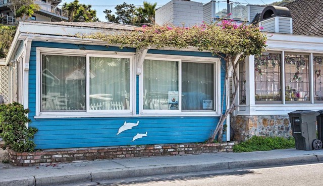 Central Catalina Cottage Walk to Ferry and Eateries