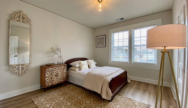 Charming historic family friendly 3BR — 15 min from the beach!