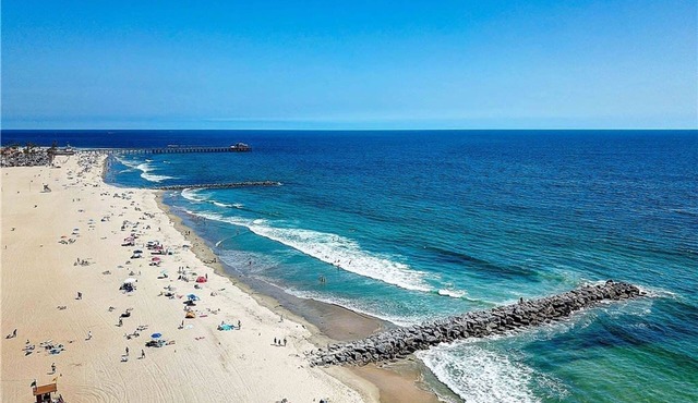 Chic Beachside BBQ Fast Wifi - C2