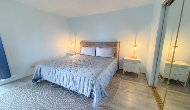 Chic Waikiki Skytower 1-Bedroom | Enclosed Lanai