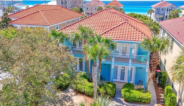 Coco's Cabana - Steps to Beach!