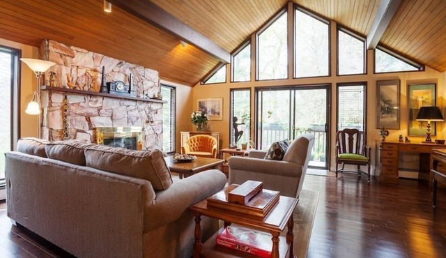 Coles Bay Vacation Retreat