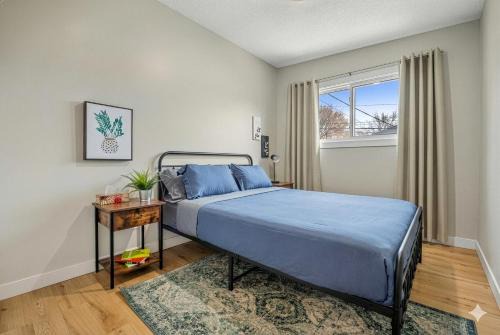 Comfy, Cozy, Central Calgary, 2BR and 1BTH