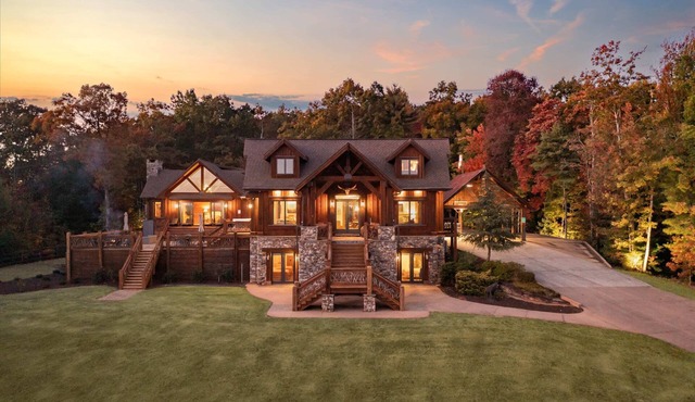 Company Retreats | Reunions | Weddings |Pickleball