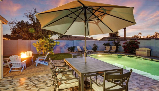 CONTEMPORARY GLAM!RESORT STYLE HOME OLD TOWN SCOTTSDALE HTD POOL 2 PRIMARY BDRMS