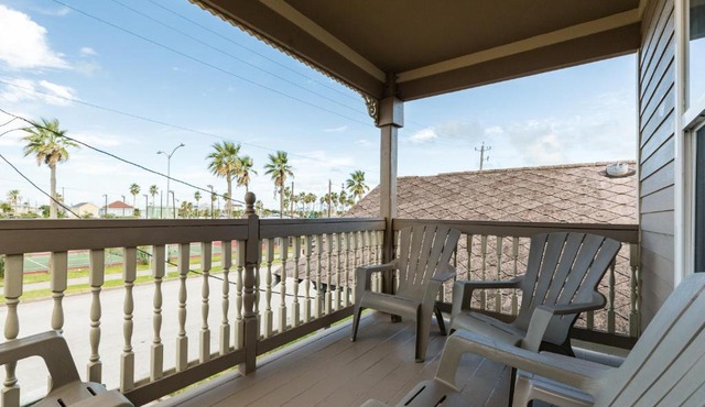 Cottage By the Pier - Sand Dollar