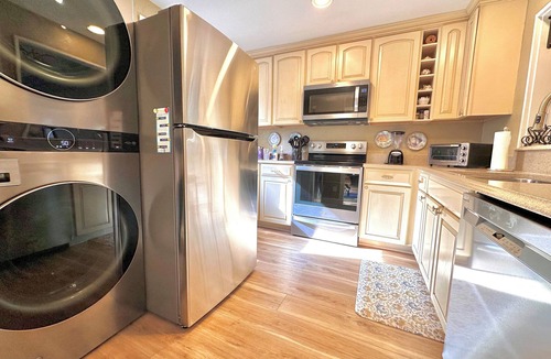 Palmetto Dunes Villa | Couples Retreat, Dog Friendly, Private enclosed courtyard