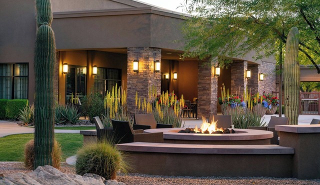 Courtyard Scottsdale Salt River