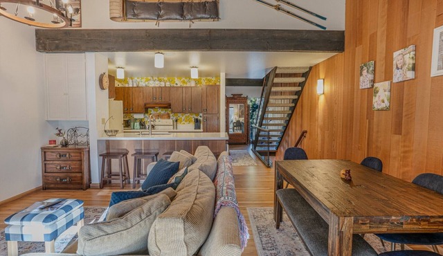 Cozy Condo with Bonus Alcove, 1 Mile to N*Star