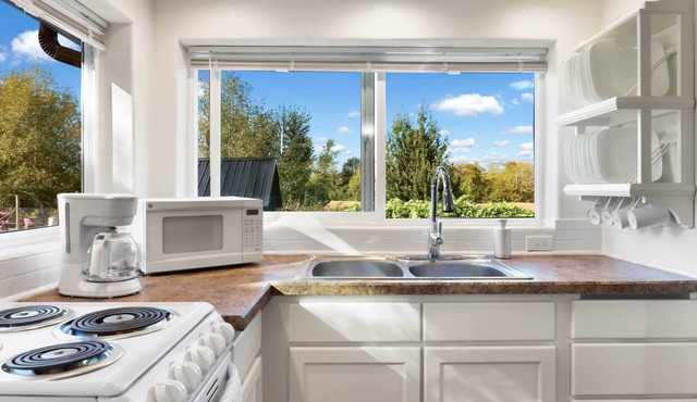 Cozy Ferndale Studio on 20-acre Working Farm!