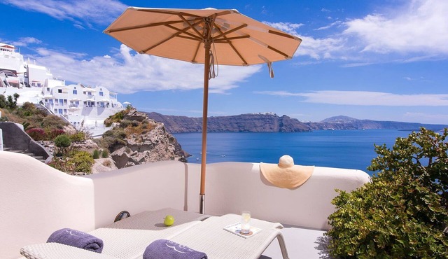 Dazzling Santorini Villa | Villa Arthemis | Breathtaking Sea Views | Spacious.