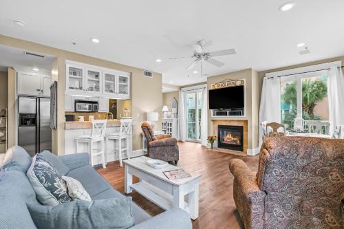 Downtown Carillon 2 200 Lazy Roux