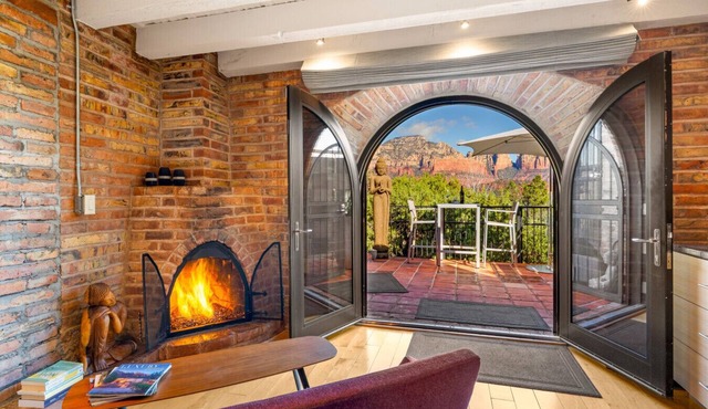 Eagle Dancer, Guest Suite. A Luxury Retreat w/Spa