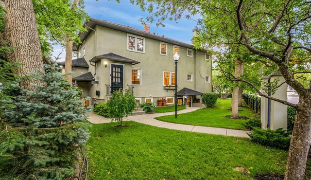 Entire Cliff Bungalow Heritage Property | 7 Beds, Garden Oasis, 4 Parking Spaces