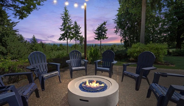 Evergreen View Retreat Sleeping up to 16