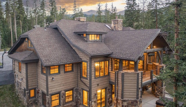 Expansive elegance at base of Peak 8, 6 en-suites, 9 fireplaces, game tables, hot tub!