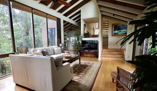 Experience The Ultimate Hawaiian Treehouse